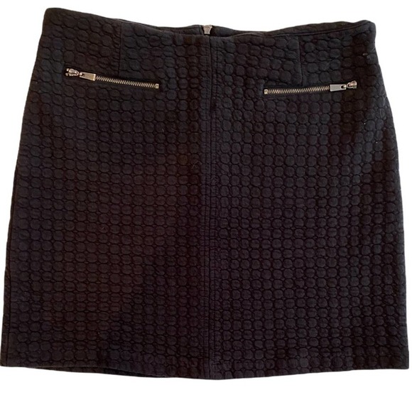 LAUNDRY BY SHELLI SEGAL Soft Quilted Knit Black Skirt with Pockets - Picture 6 of 7